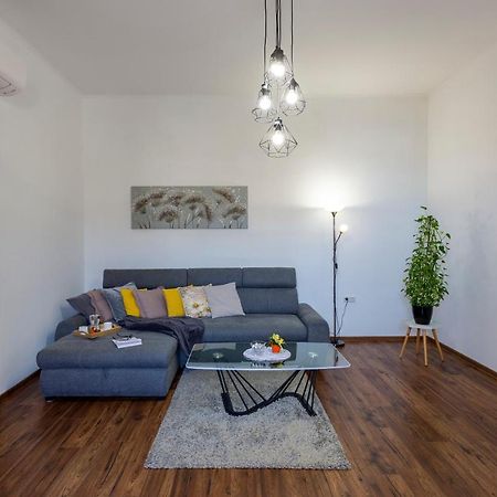 Apartman Lema Pula Eksteriør billede
